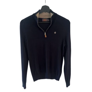 MORRIS HALF ZIP - Morris half zip - Storlek XS - 100% merinoull - Mycket fint skick - Hör av er vid minsta fundering // Deluxecloset 