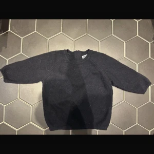 Kashmir T-shirt  - Jätte fin Kashmir T-shirt, aldrig kommit till användning, nypris 799kr