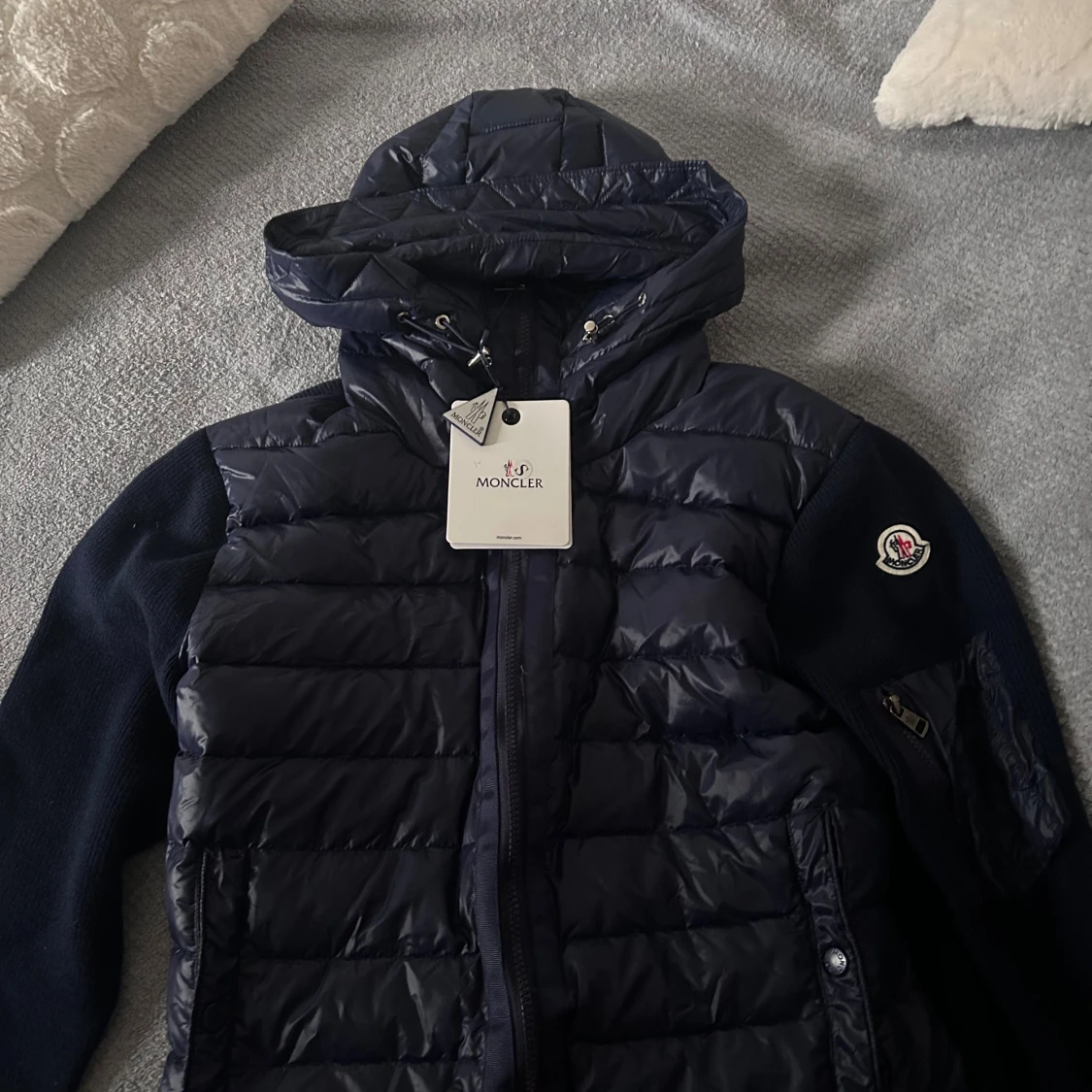 Mörkblå dunväst från Moncler - 1
