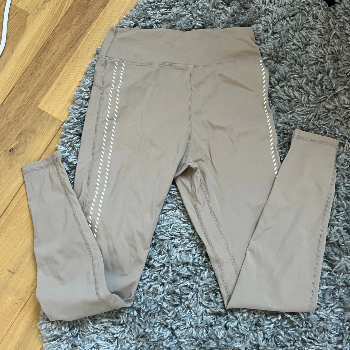 Beige leggings från ICANIWILL, strl S