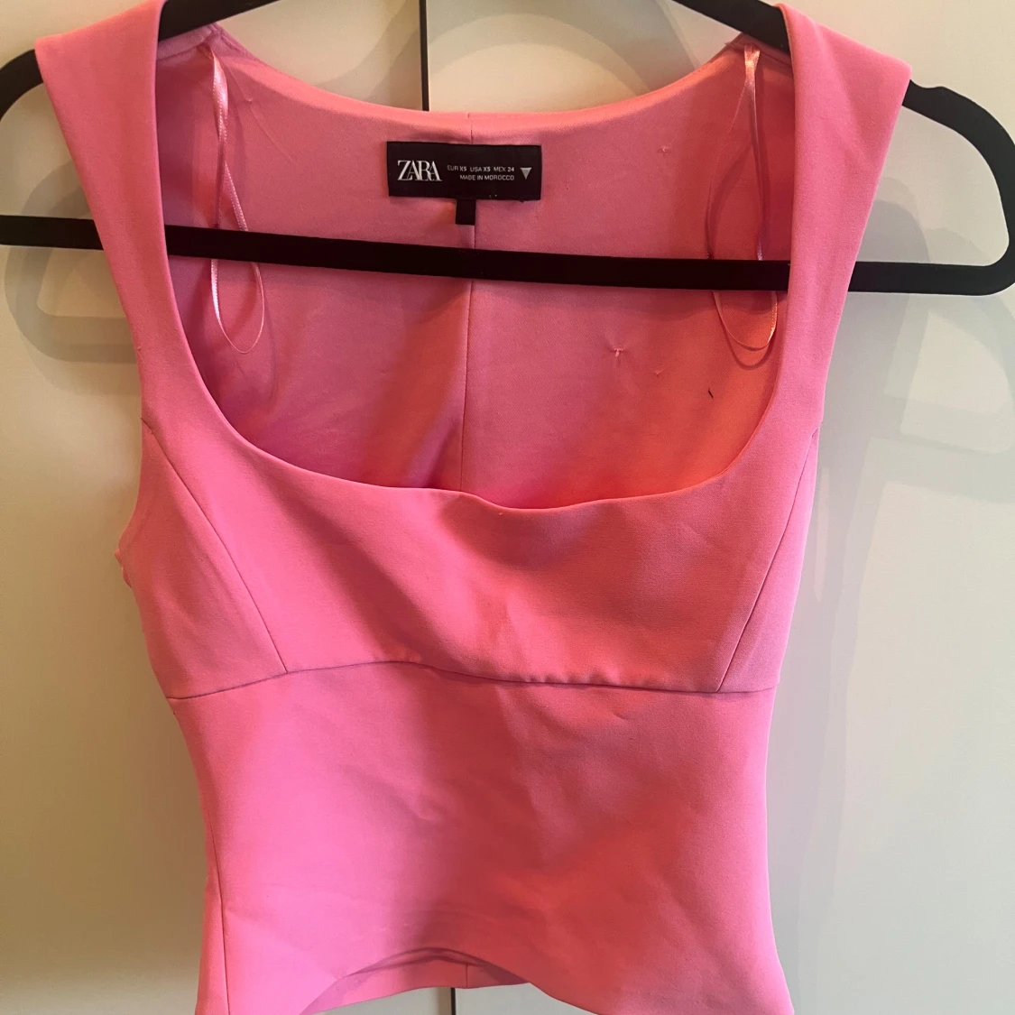 Rosa croppad topp från Zara