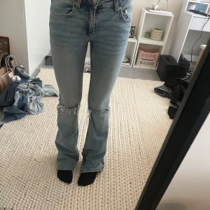 Lager 157 bootcut jeans ljusblå - Ljusblå Lager 157 jeans med bootcut och låg midja.