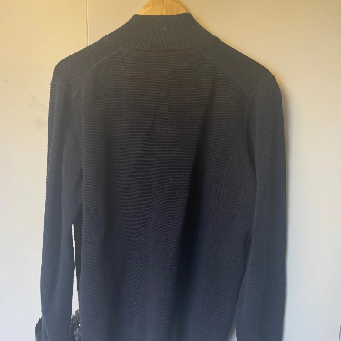 Mörkblå stickad kofta från Signal - 1