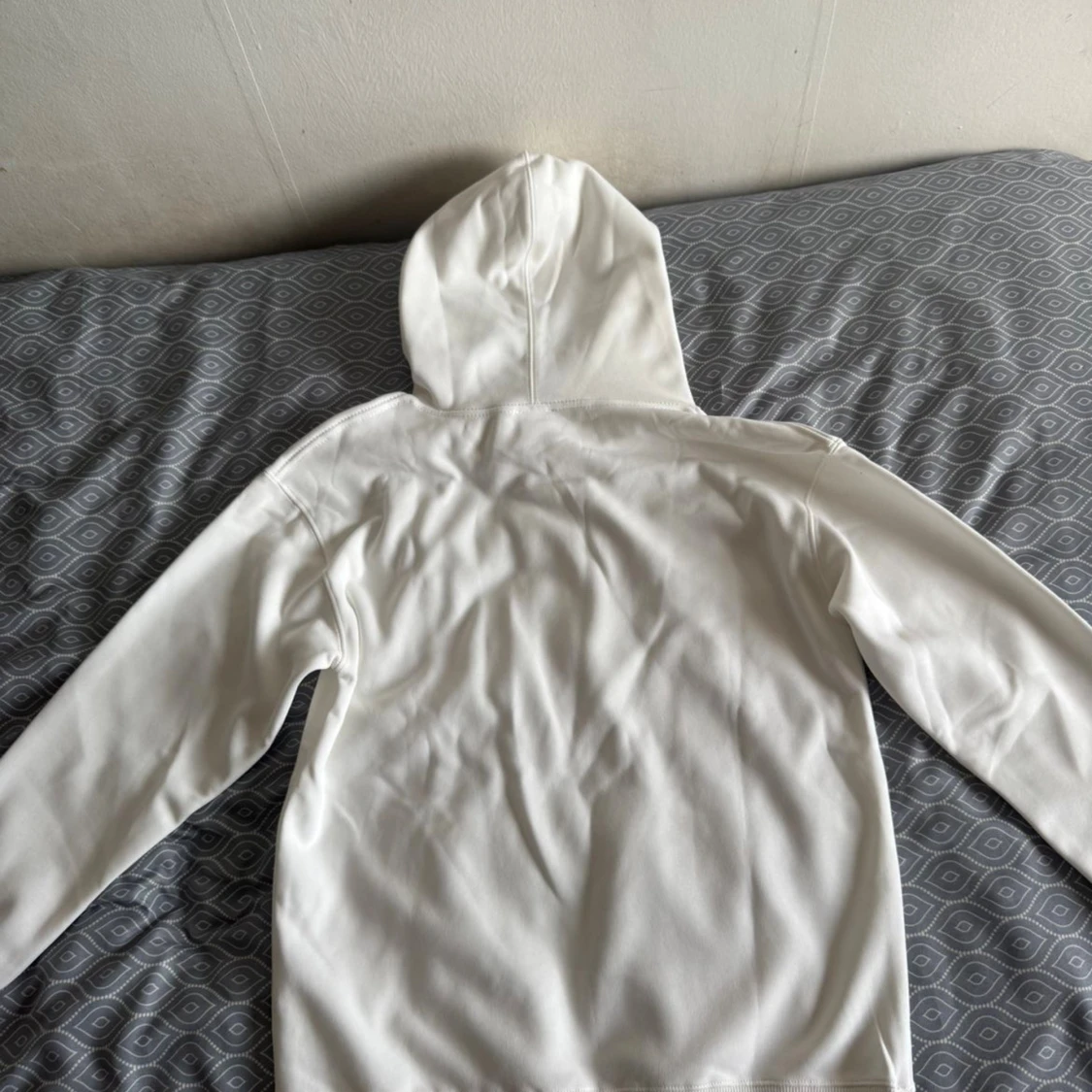 Vit hoodie från Jordan med röd logga - 1