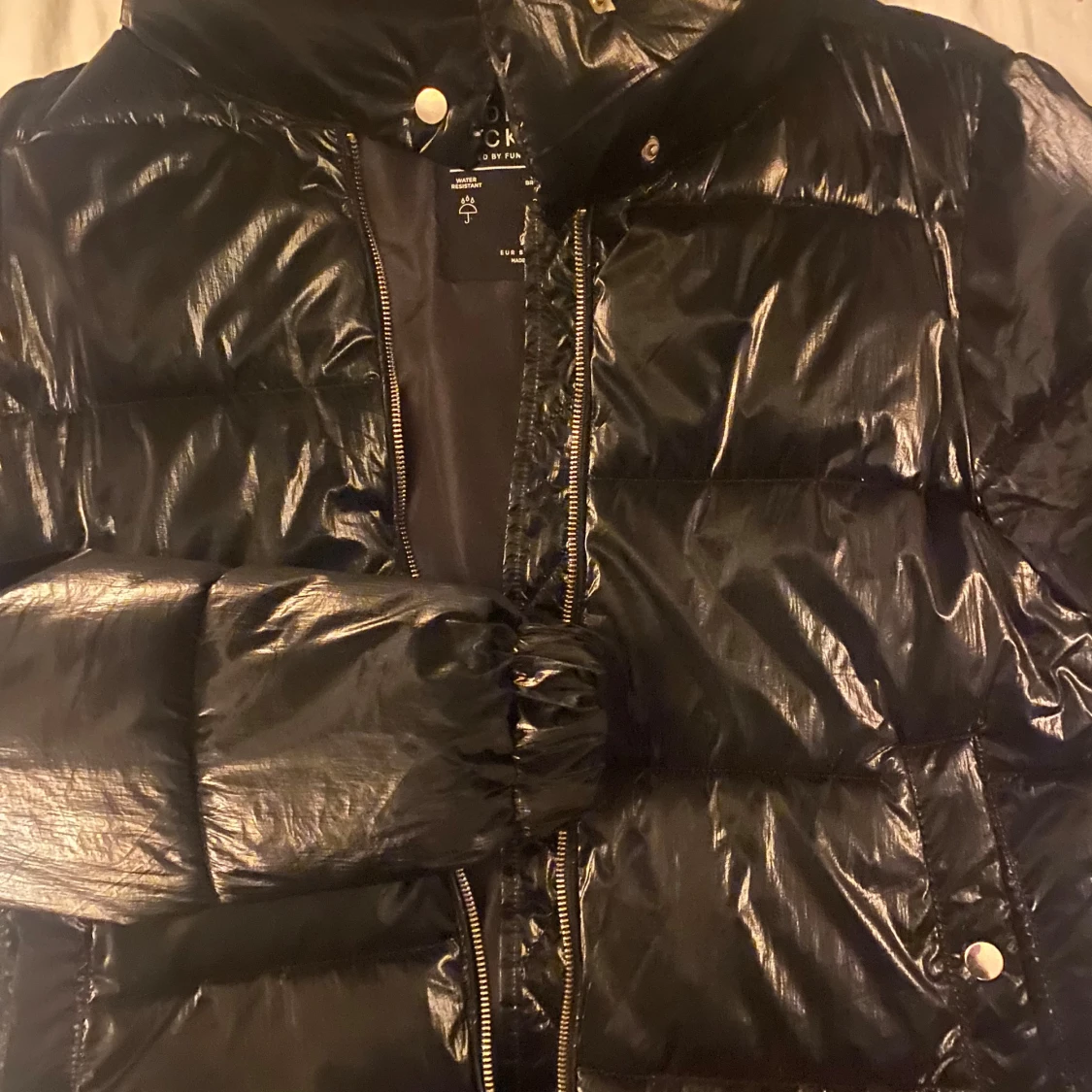 Svart pufferjacka från Stradivarius - 2