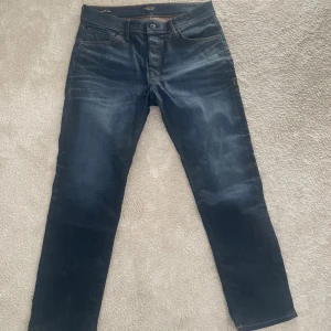 Jack and Jones Jeans - Snygga mörkblå Jack and Jones Jeans storlek 32/32