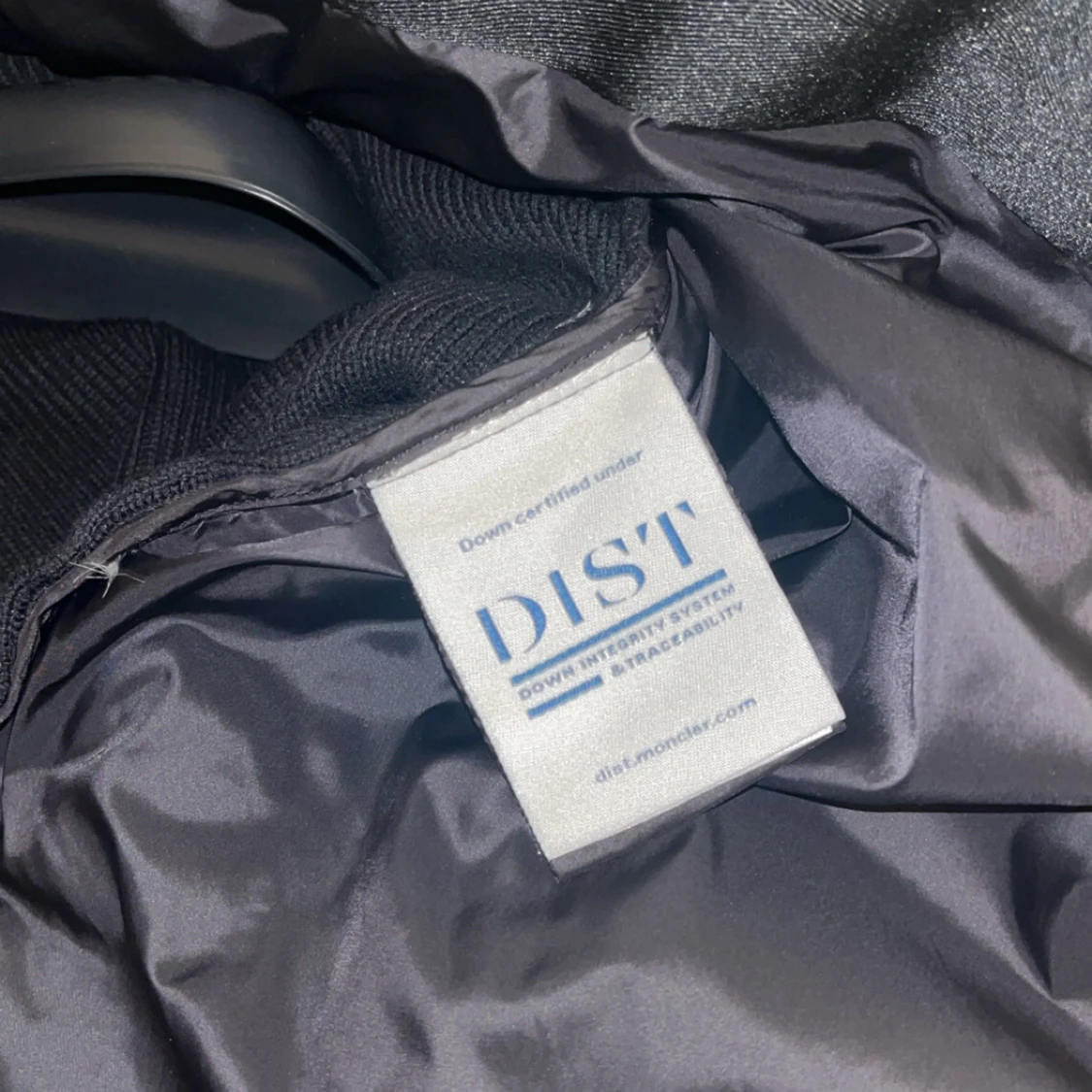 Svart Moncler dunjacka med huva - 3