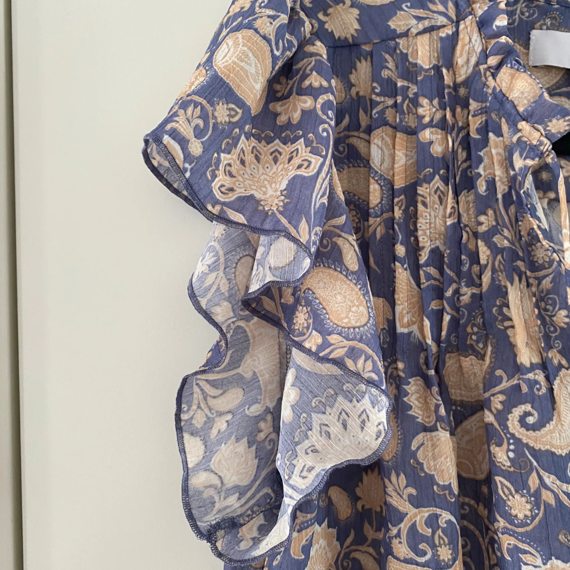 Blommig blus från Next i blått och beige - 2