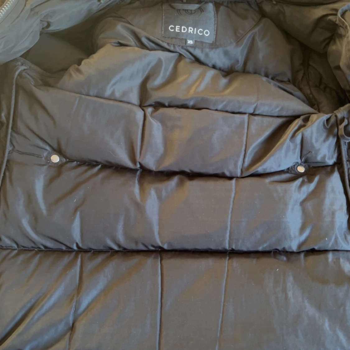 Svart pufferjacka från Cedrico XS - 3