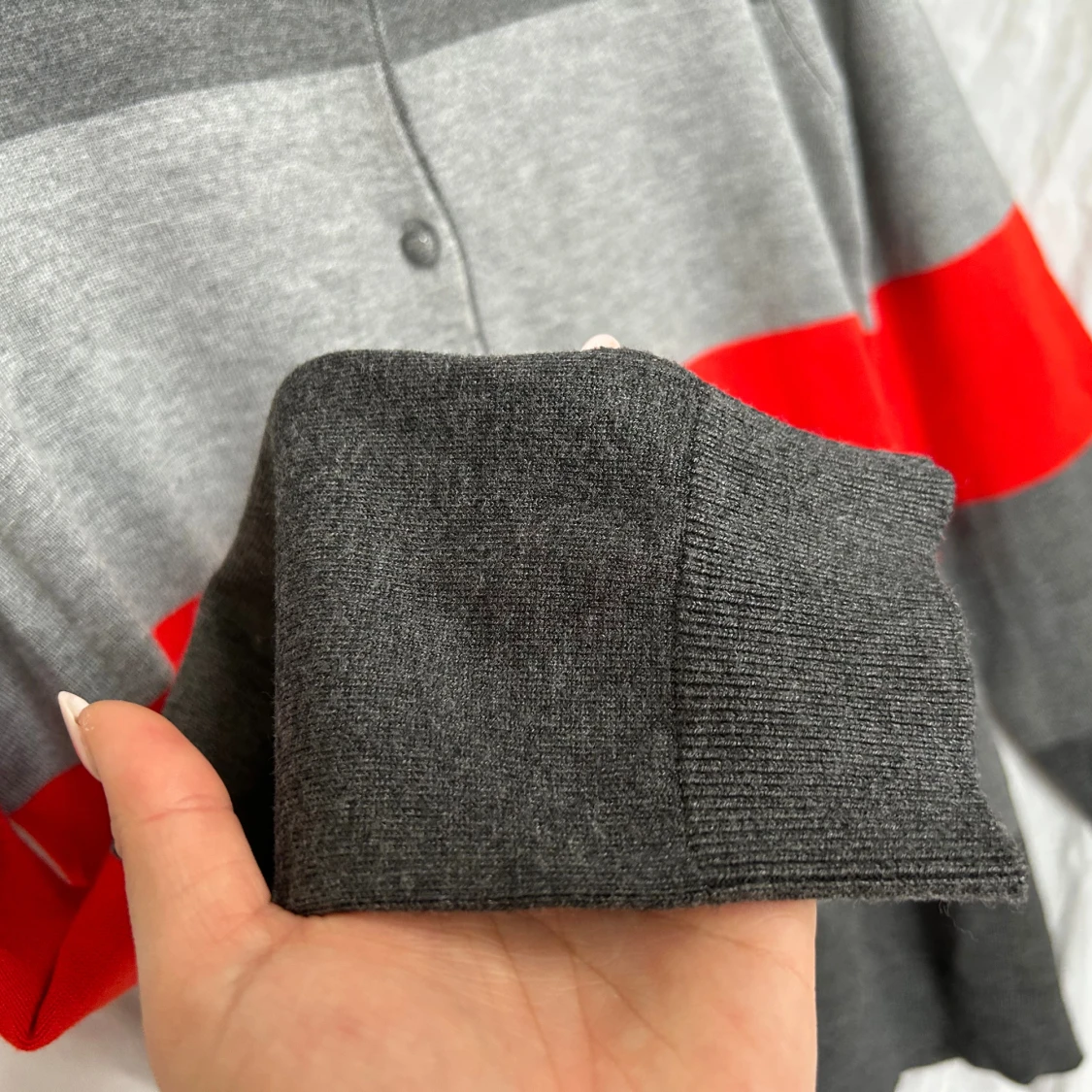 Retro Gray & Red Striped Cardigan – Preppy Y2K Vibes - 4