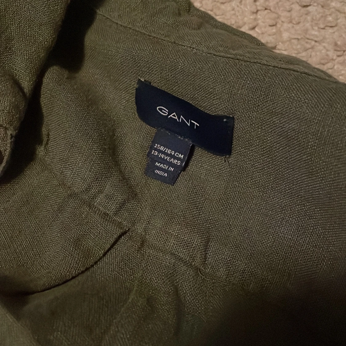 Olivgrön linneskjorta från Gant - 2