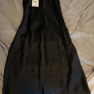 Svart siden kjol från Zara - Aldrig använd bra skick
