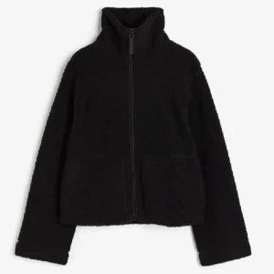 Svart teddyjacka  - Jackan är från hm och är i bra skick 🥰storlek M men är som en S 🥰