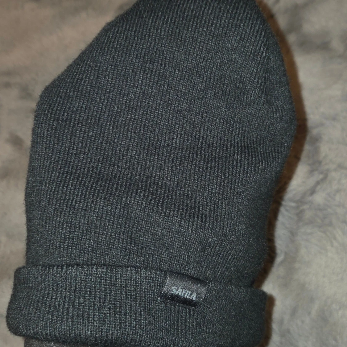 Svart mössa från Sätila - 1