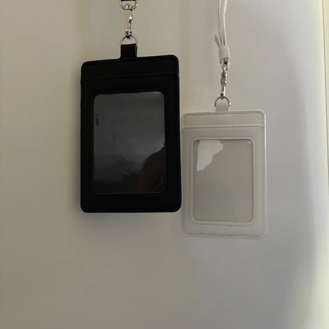 Pr4da svarta och vita korthållare - 2