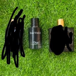 Dior Sauvage parfymflaska - Snygg parfym från Dior med den ikoniska Sauvage-designen. 10 ml kvar .