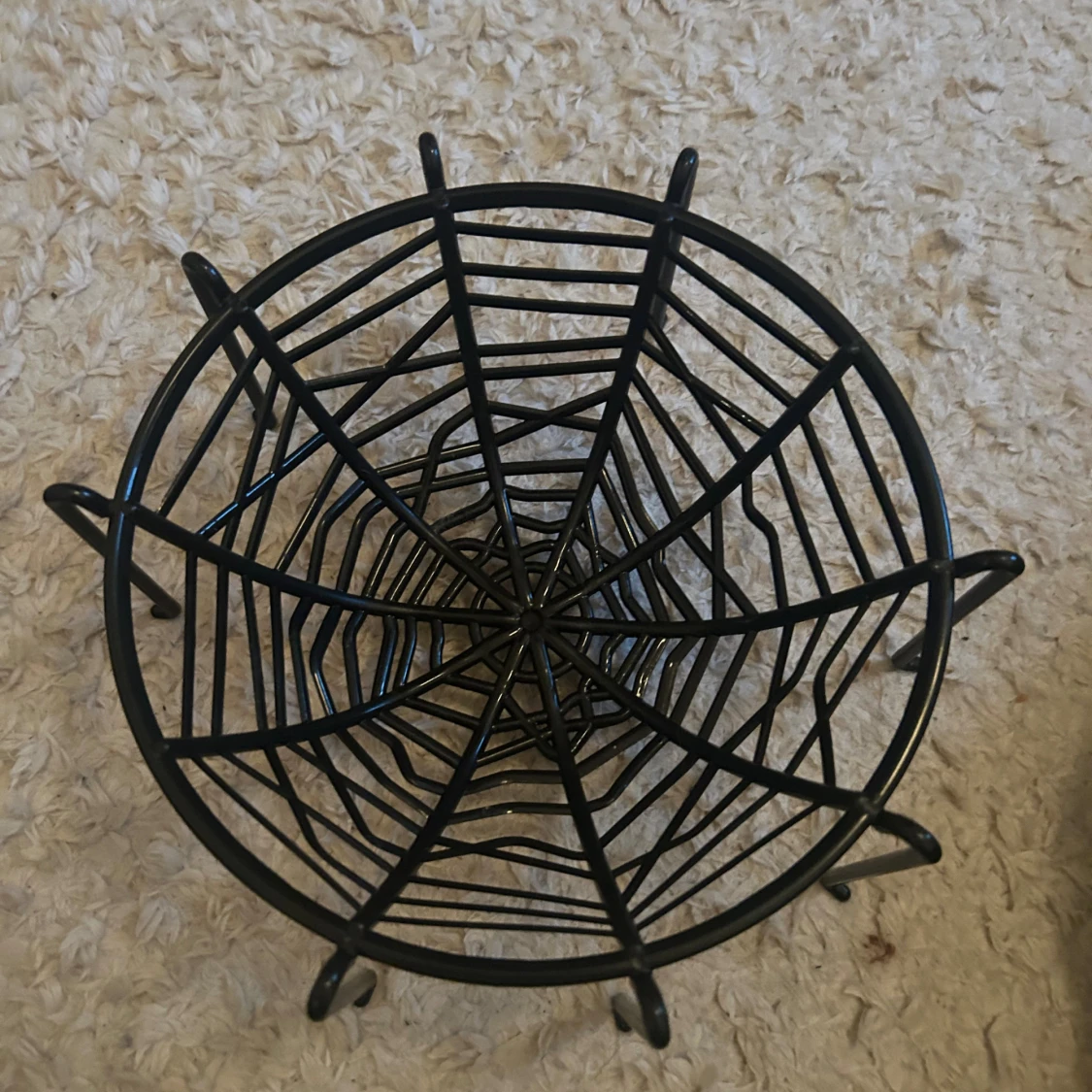 Plastskål med spindelnätsdesign - 2