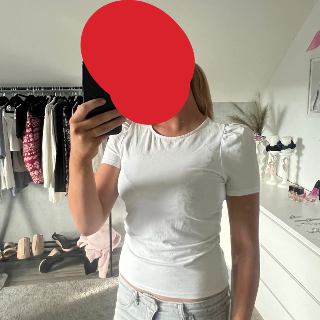 Vit kortärmad topp med puffärm