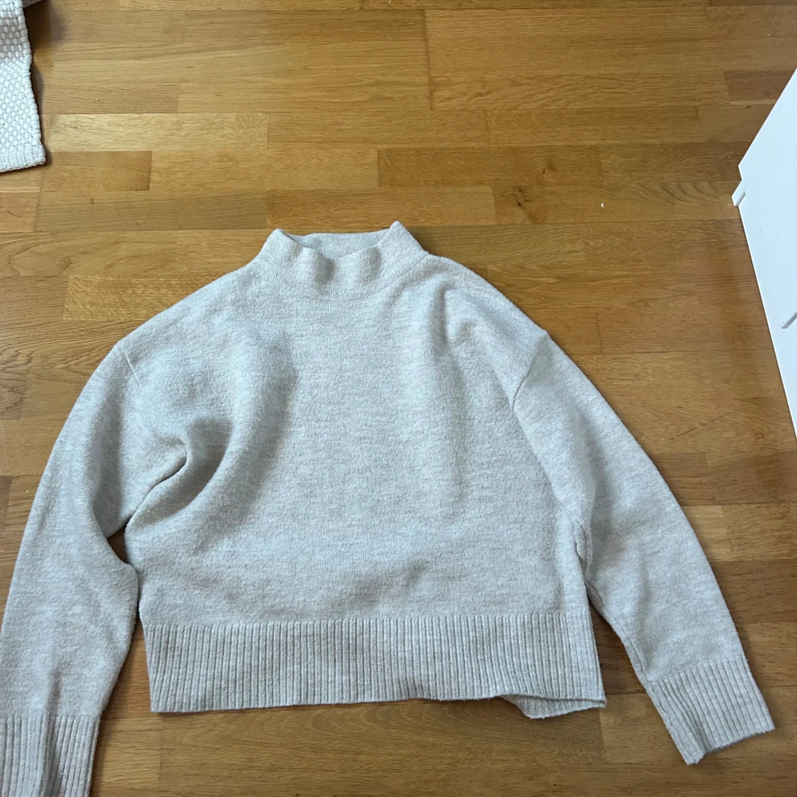 Beige stickad tröja från Kappahl - 1