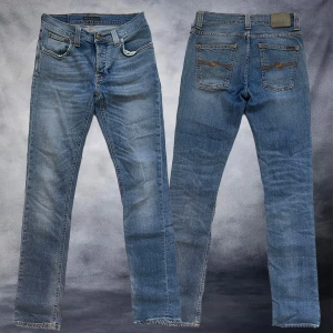 Nudie Jeans Grim Tim - Tjena! Säljer dessa Nudie Grim Tim i en riktig skön tvätt🔹🔷🔹W30 L34🔹🔷🔹Skric vid frågor eller funderingar✔️
