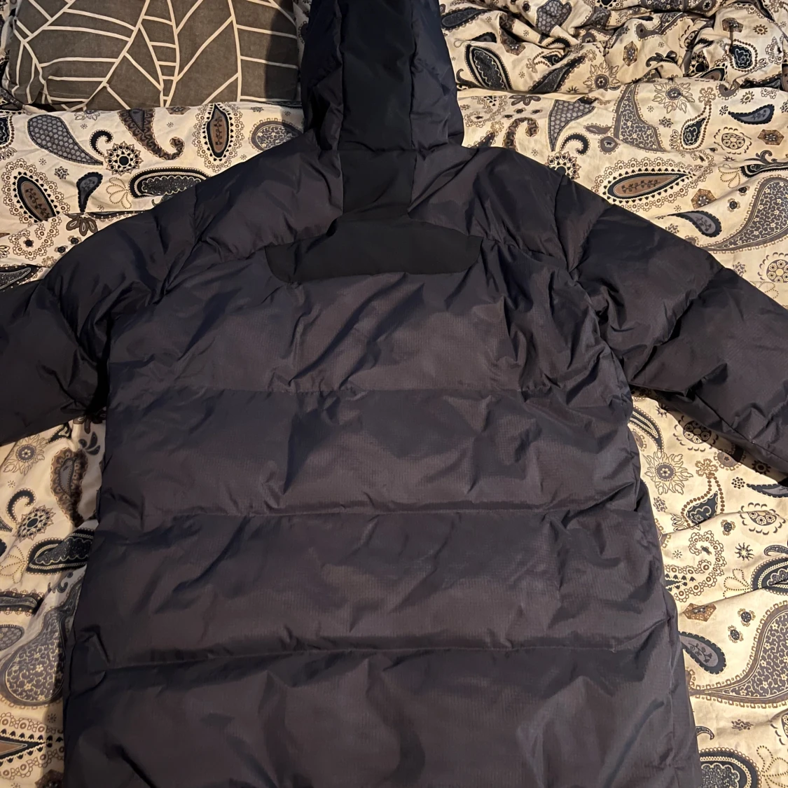 Mörkblå pufferjacka från Sail Racing - 1