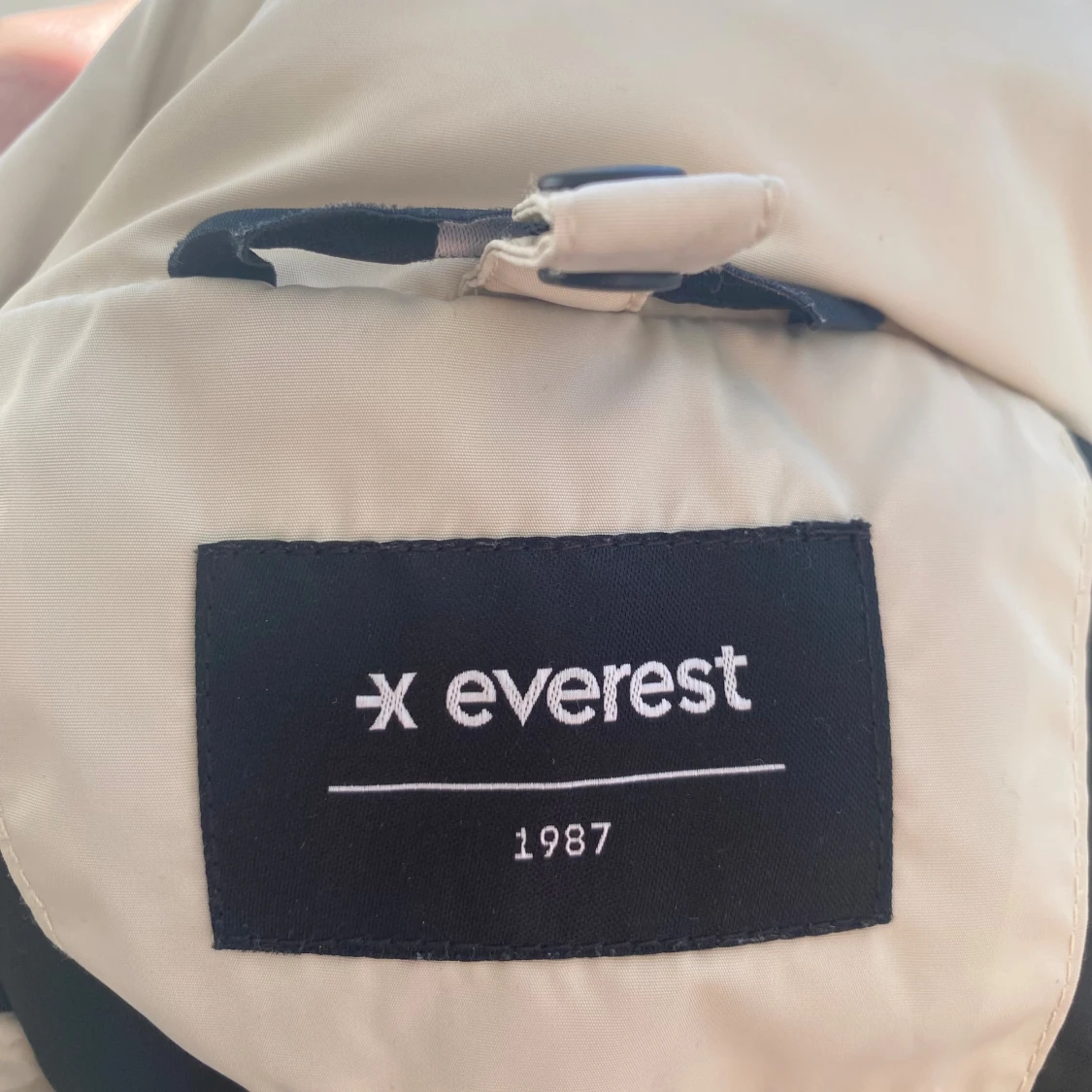 Beige pufferjacket från Everest - 4