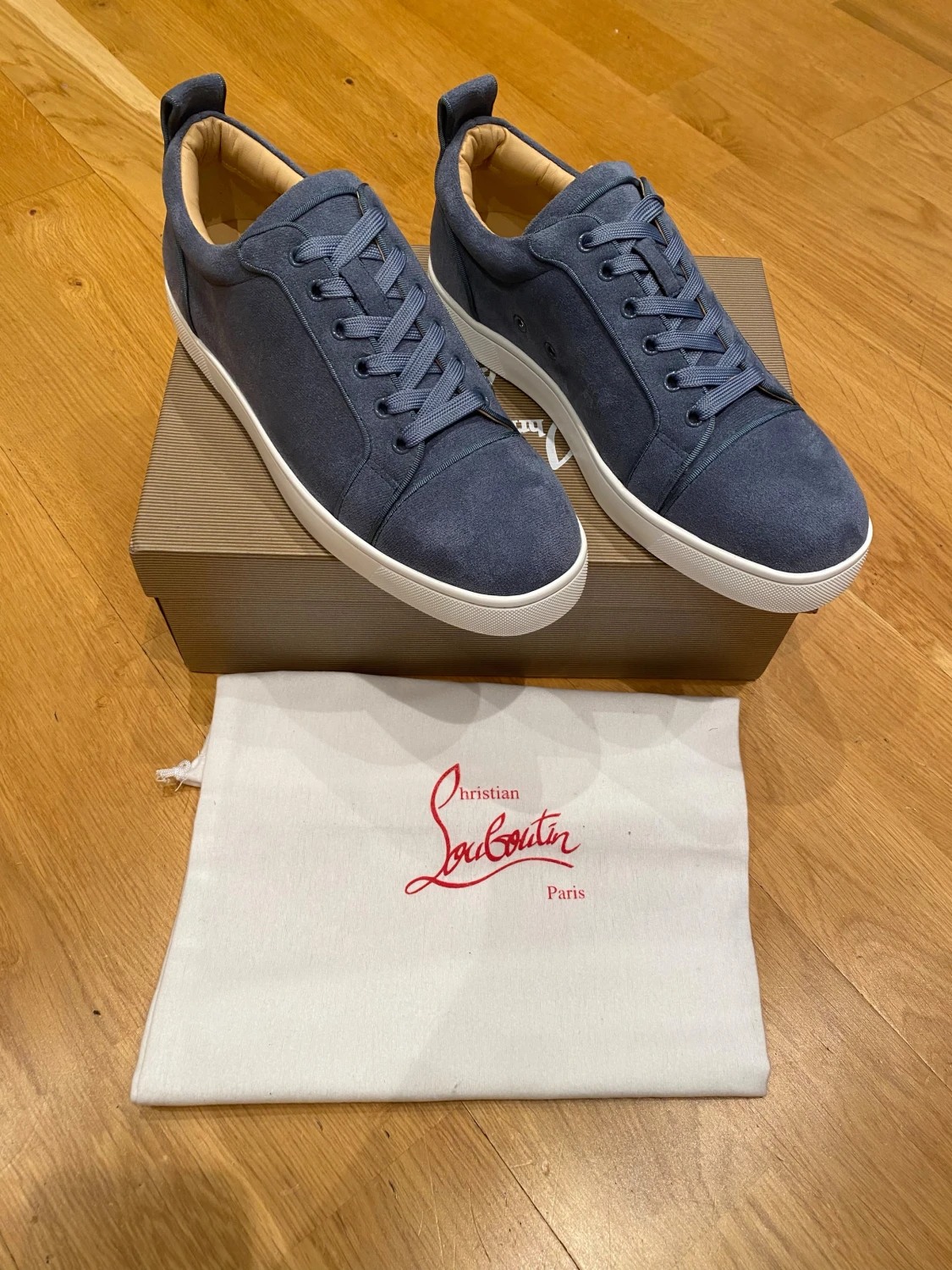 Blå mockasneakers från Louboutin