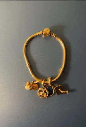 PANDORA ARMBAND  - Jätte fint armband i perfekt skick 