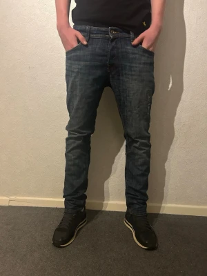 Jack & Jones Slim Glenn jeans - Säljer ett par Jack & Jones Slim Glenn jeans. Fint skick. 