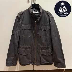 Martin Asbjørn jacka - Tja. Säljer denna Fieldjacket från Martin Asbjørn och köptes för 3499 kr. Storlek M. Extremt fint skick, inga defekter alls. Tveka inte på att ställa frågor! 🙌