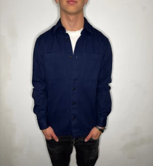 Selected Homme Overshirt - Strl - M | Skick - 10/10 | Nypris - ca 1200kr | Vid minsta fundering är det bara att skriva🙌