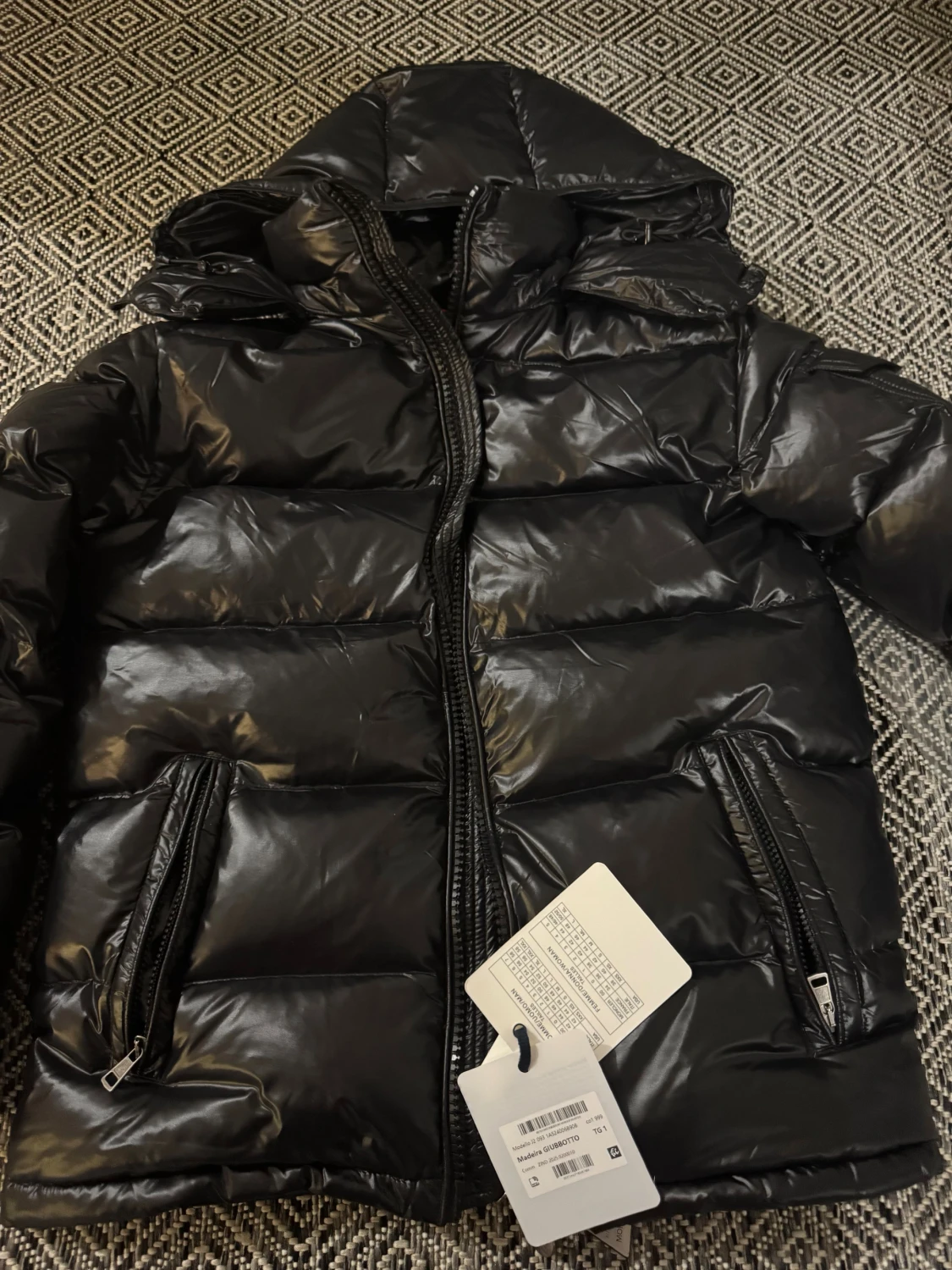 Svart Moncler pufferjacka med huva Size 2