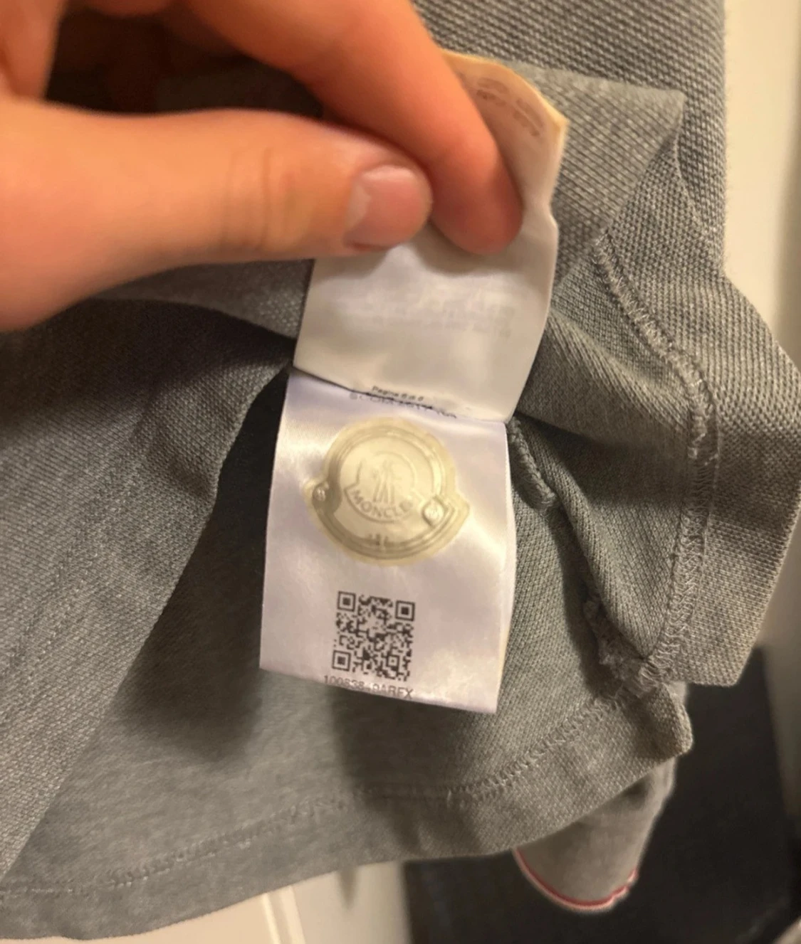 Grå långärmad piké från Moncler - 1