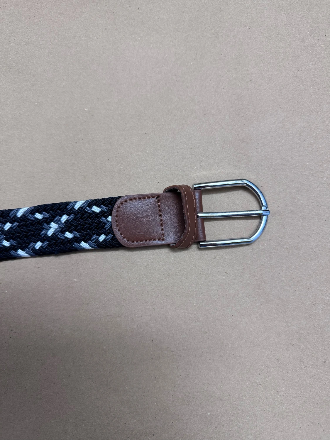 Svart och vit flätad bälte med brunt läder - 1