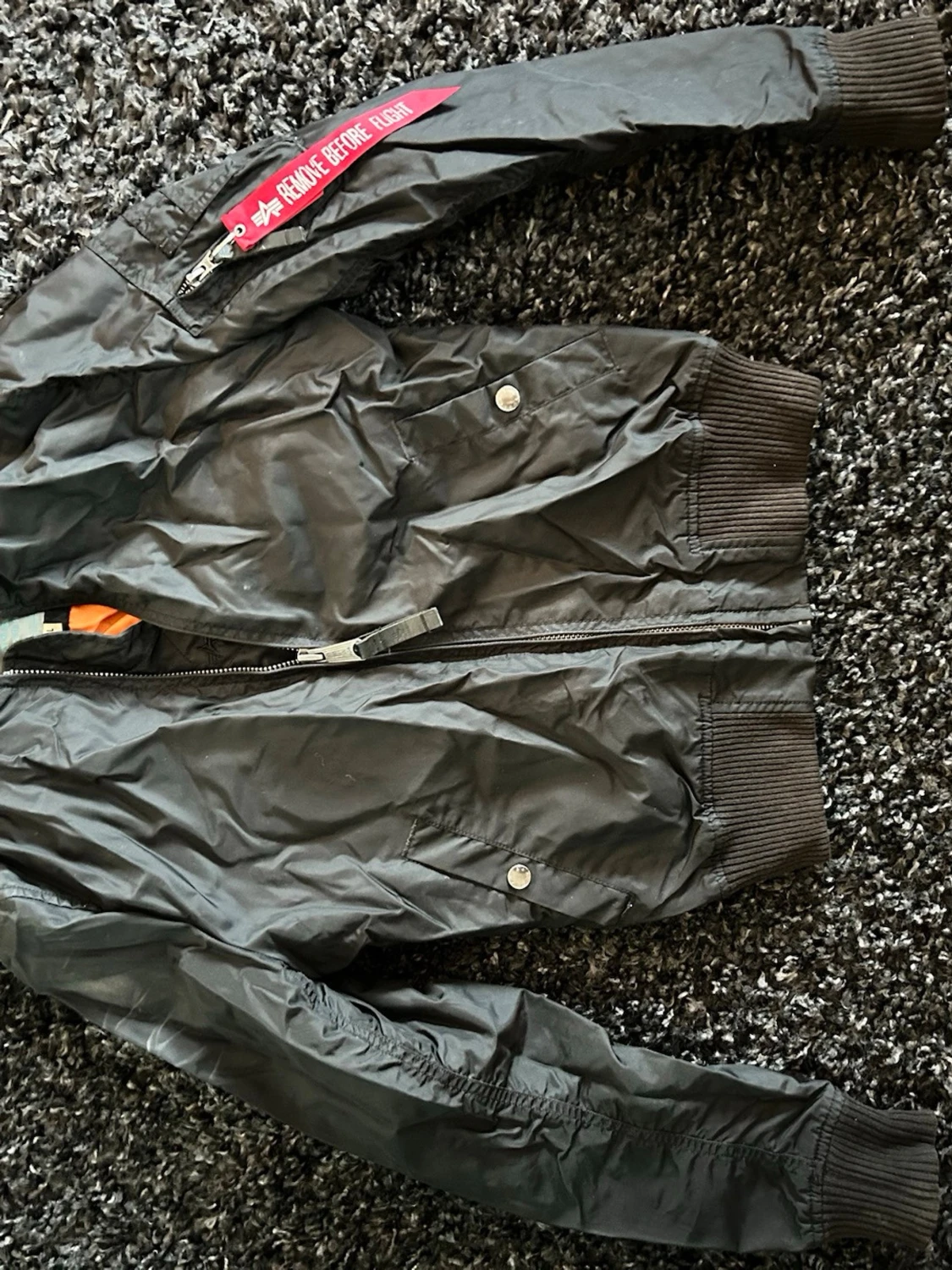 Svart bomberjacka Alpha Industries - 1