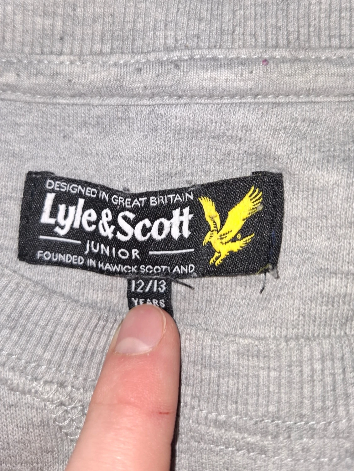 Grå sweatshirt från Lyle & Scott - 1