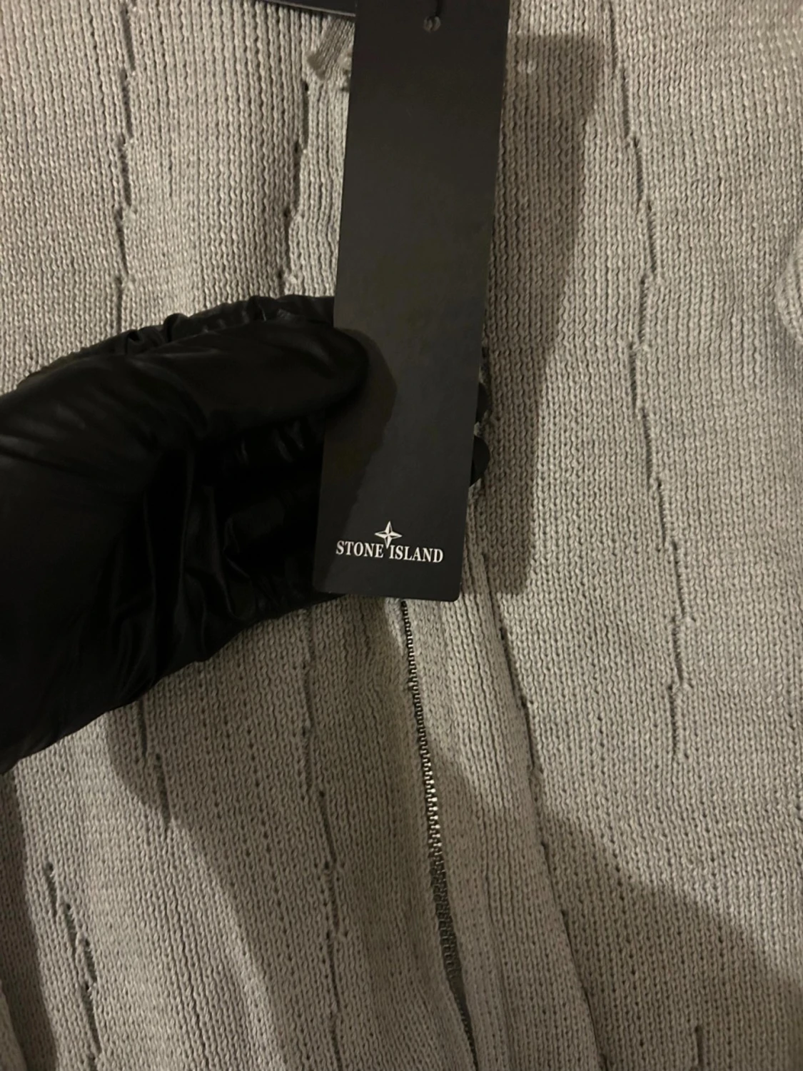 Ljusgrå stickad kofta från Stone Island - 3