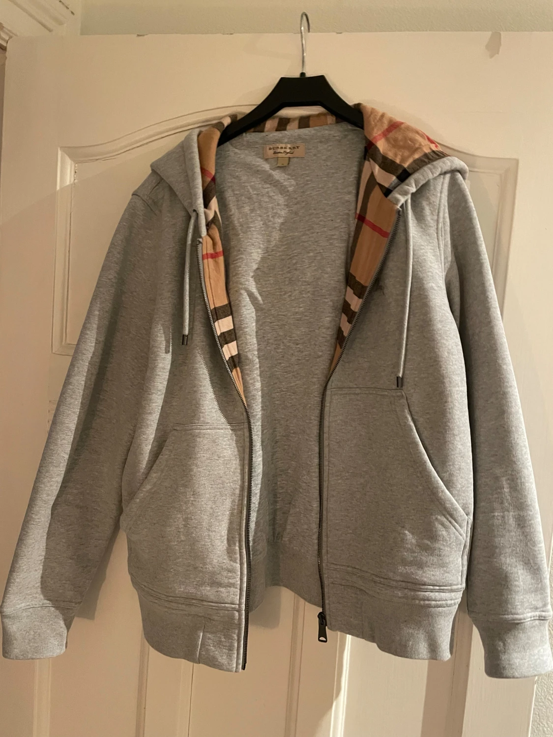 Burberry hoodie M