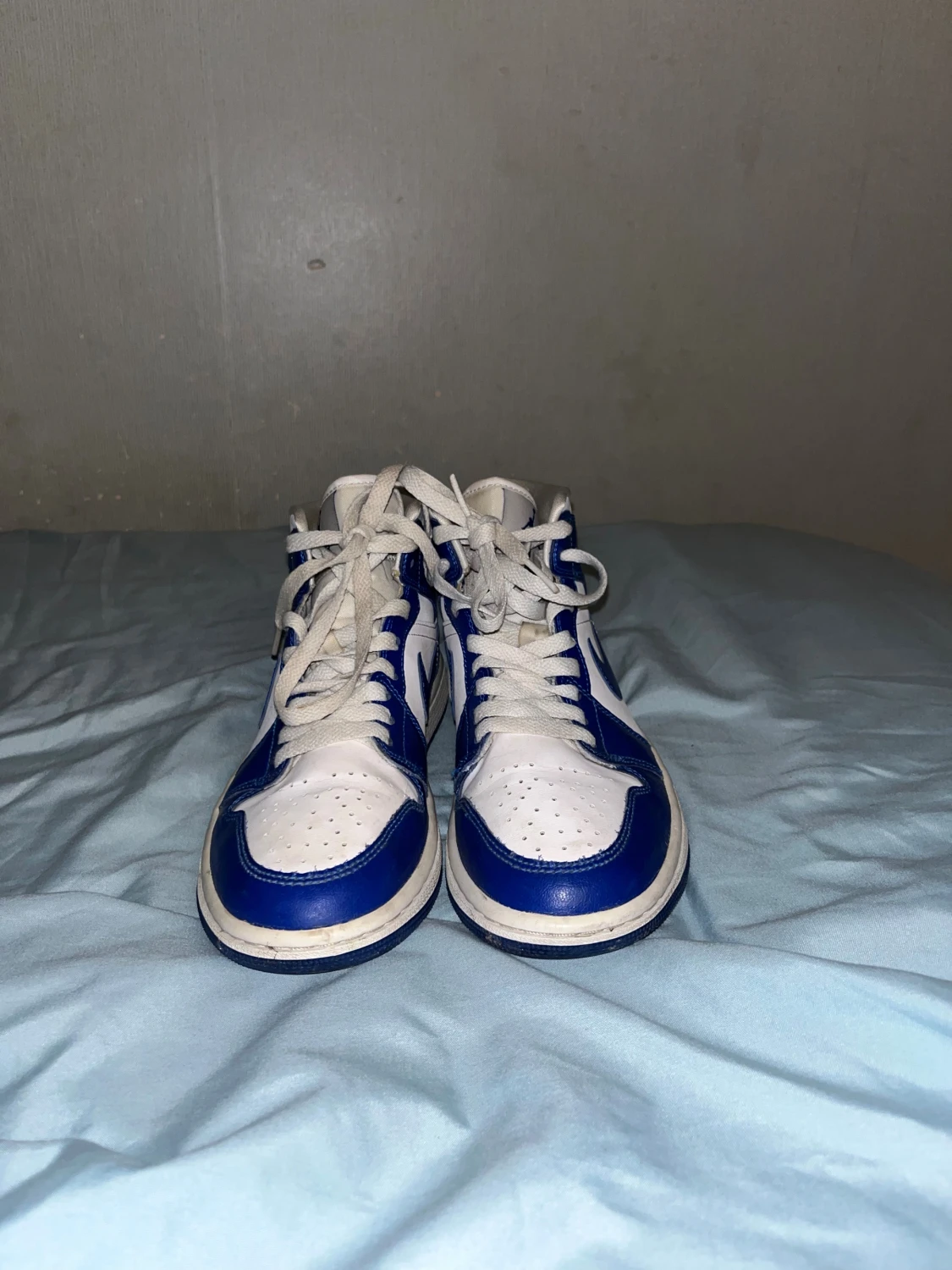 Air Jordans mid Kentucky Blue sneakers vit  - 4