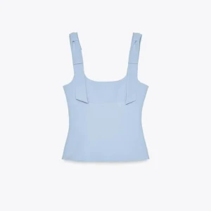 Ljusblå korsett-topp med breda axelband - Supersnygg ljusblå korsett-topp från Zara med breda axelband och urringning💞💕