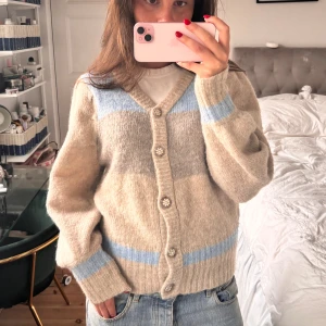 Kofta!  - Snygg kofta! Storlek s men skulle säga att den snarare är M