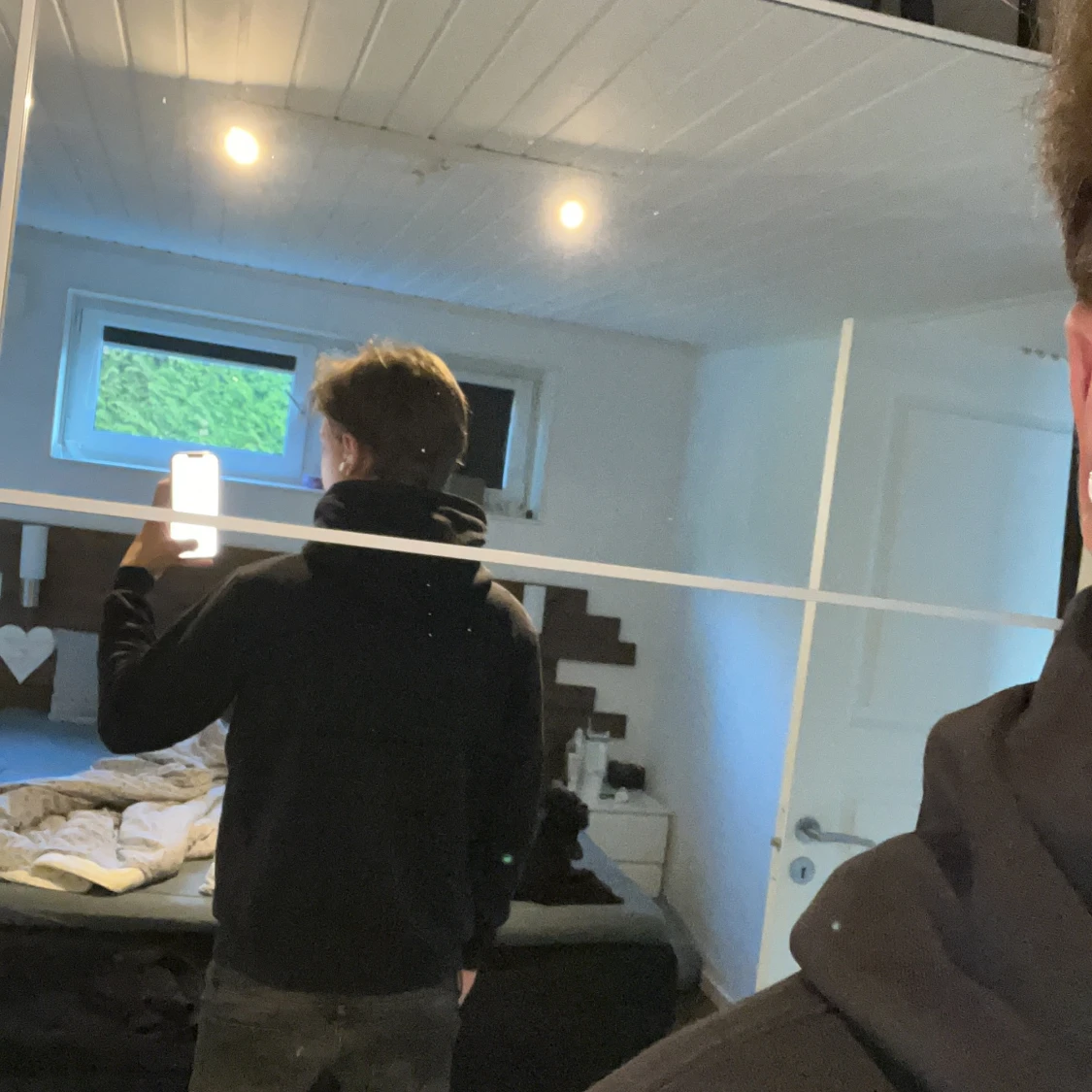 Svart hoodie från peak performance  - 1