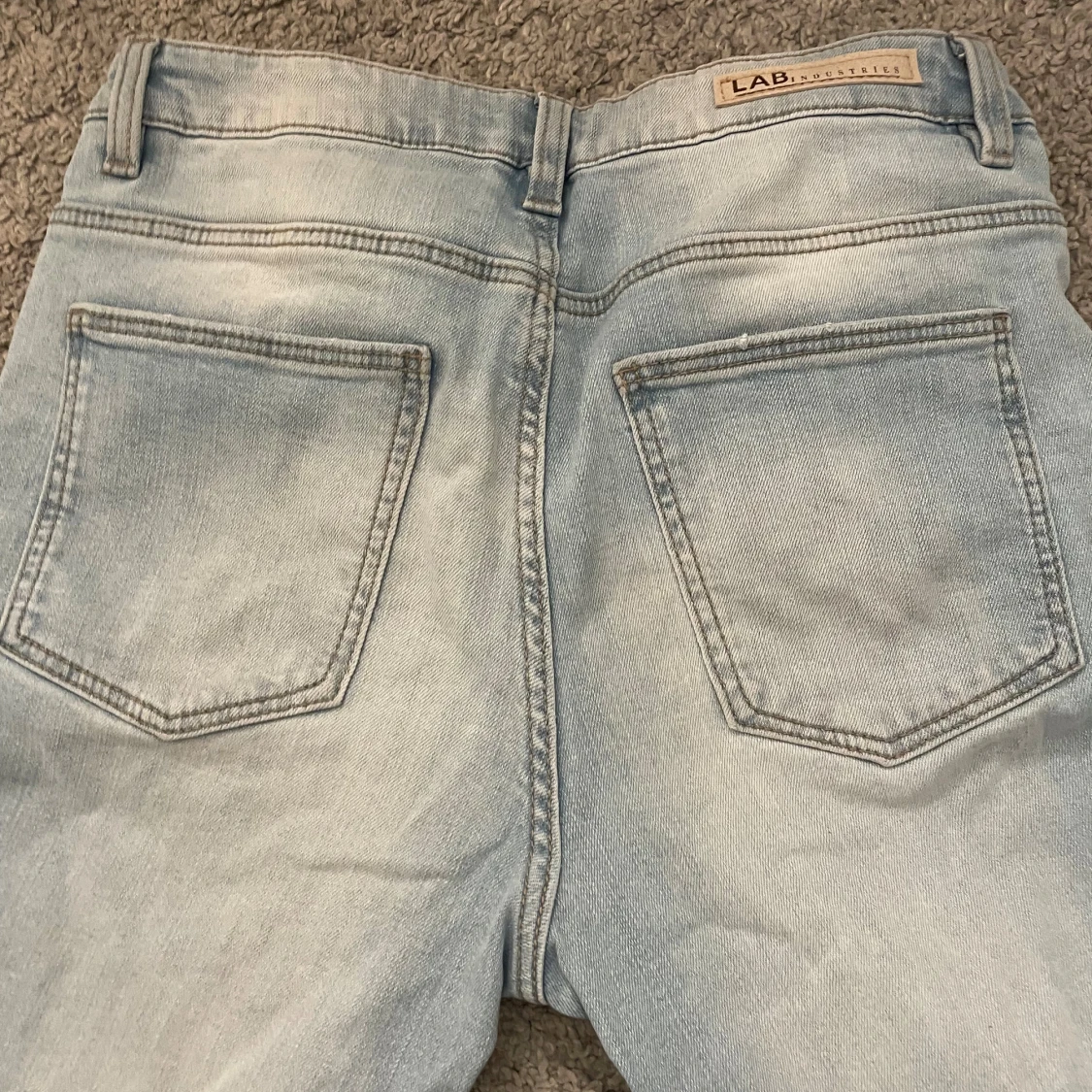 Ljusblå raka jeans från LAB Industries - 1