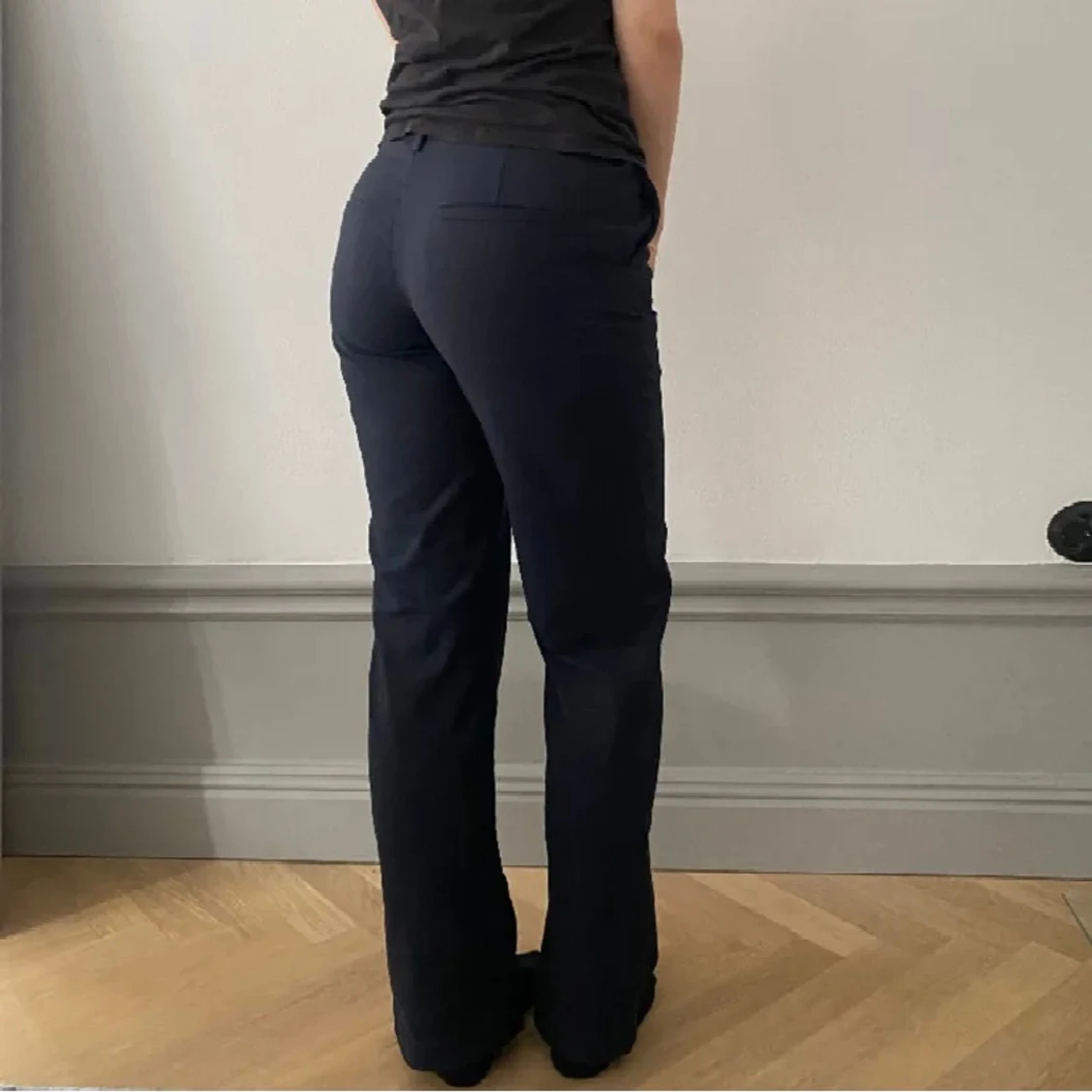 Marinblå  kostymbyxor i bomull - 1