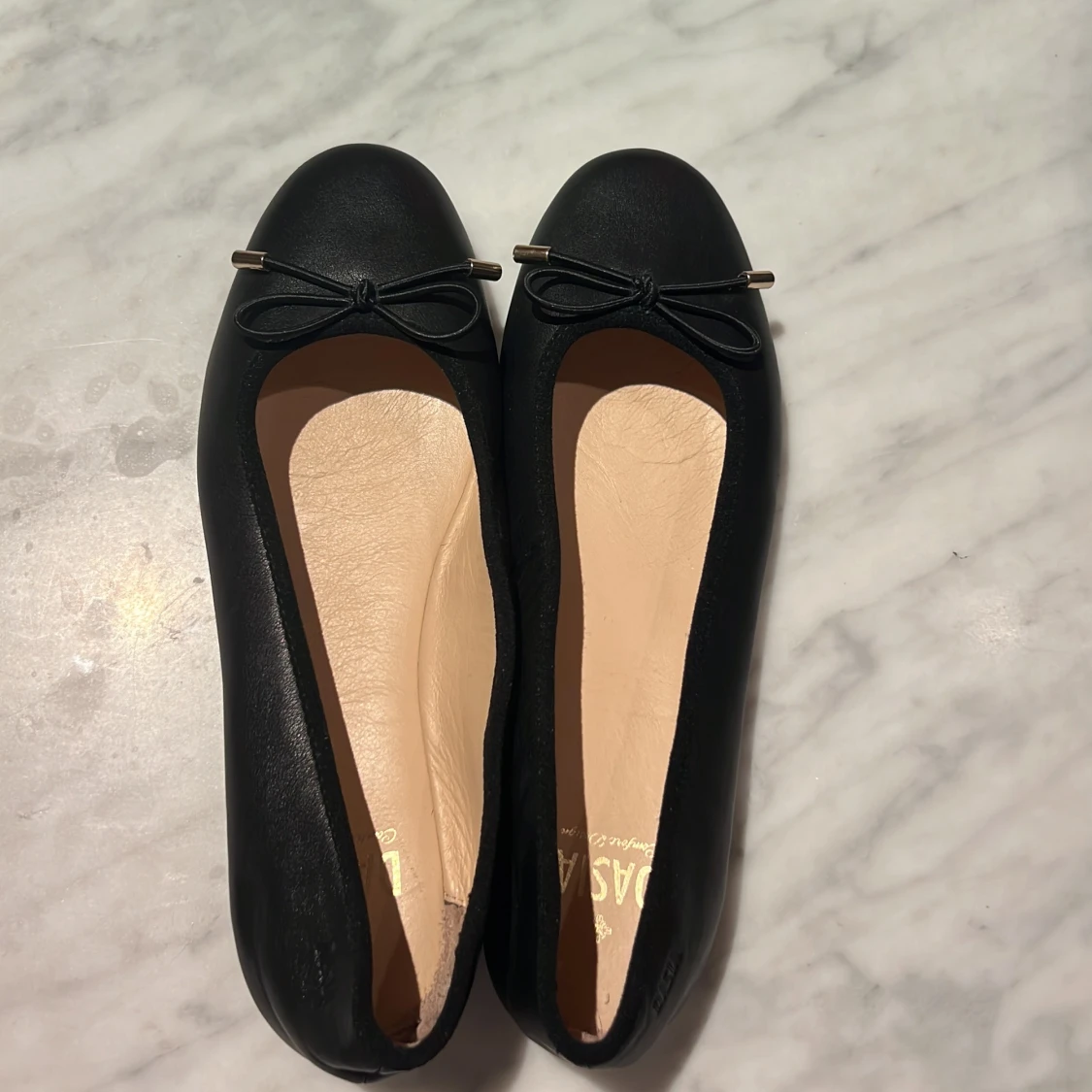 Svarta ballerinaskor från Dasia