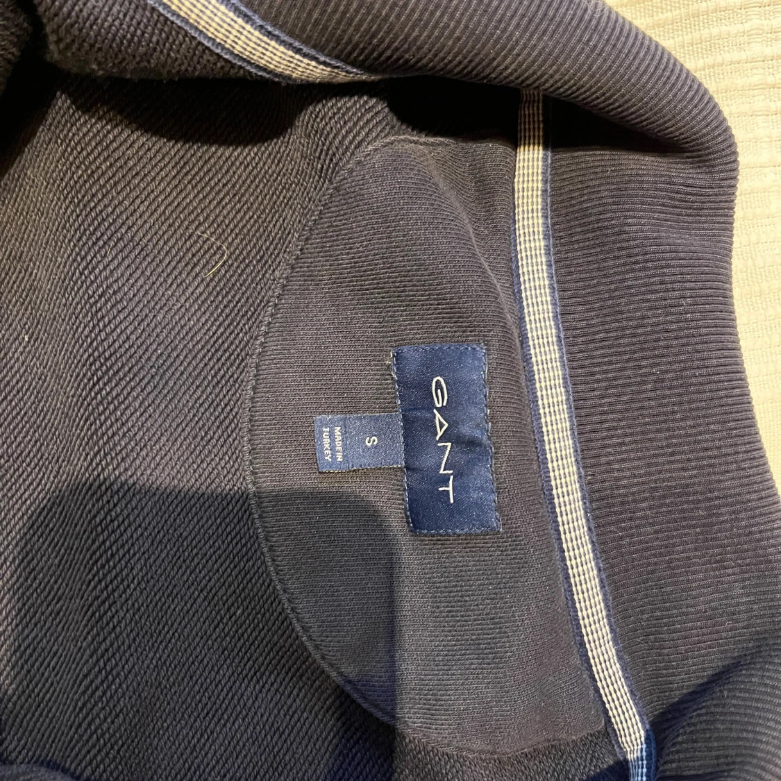 Mörkblå randig ziptröja från GANT - 2