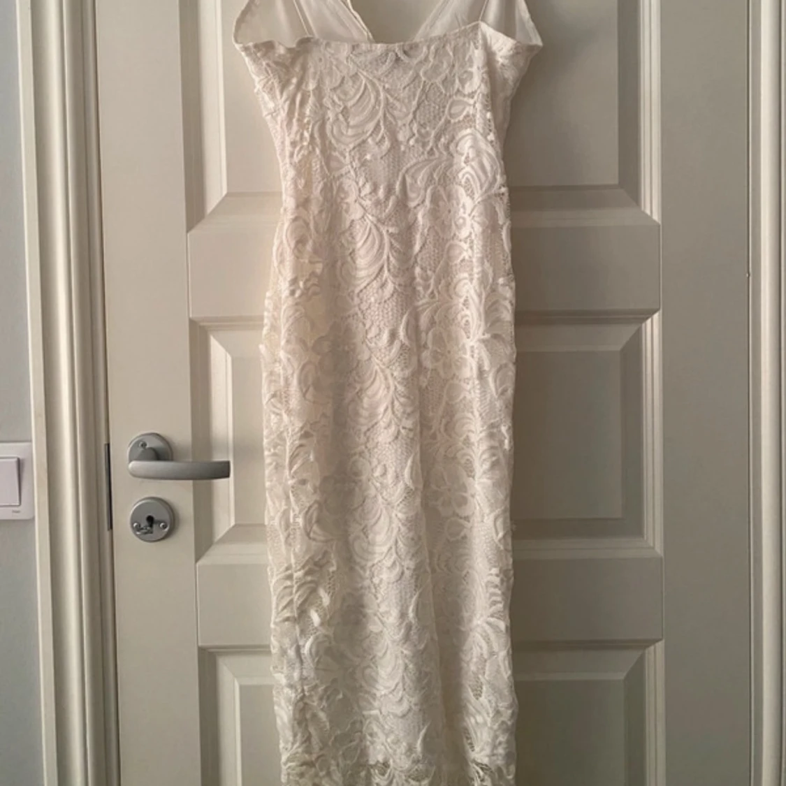Vit spetsklänning från NLY One - 1