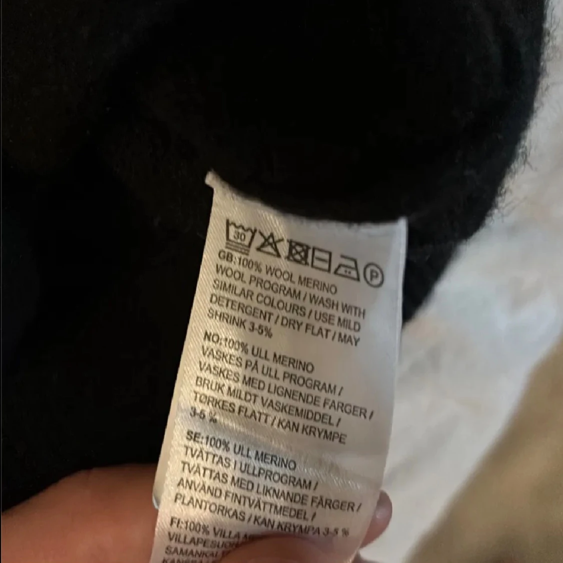 Svart hoodie i merinoull från Vailent XS - 2