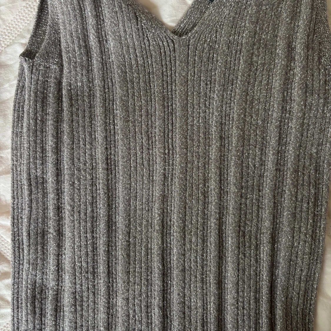 Glittrig guld linne med knappar  - 2