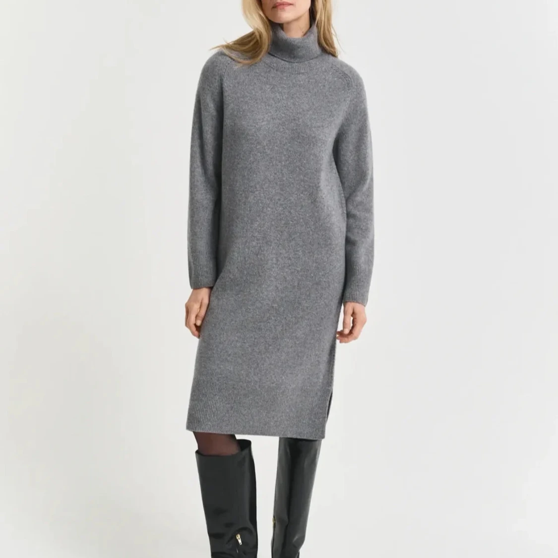 Grå stickad poloklänning - 1